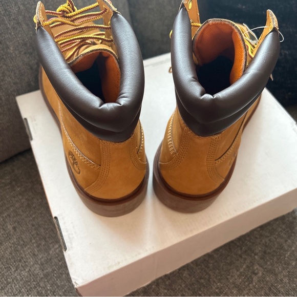 New without Box Men’s Timberland Wheat Nubuck Boots Size:10 - Picture 2 of 5